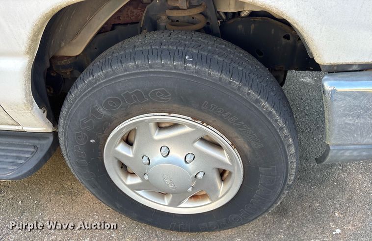 image for item OB9663 2014 Ford E350 Super Duty XL van