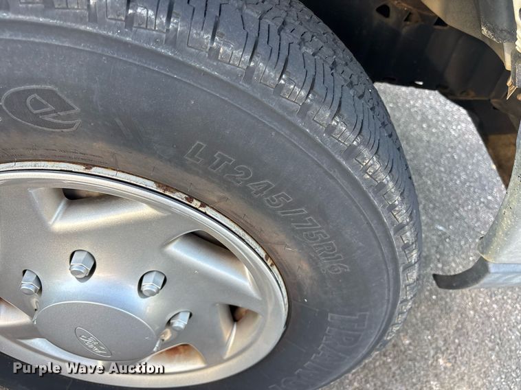 image for item OB9663 2014 Ford E350 Super Duty XL van