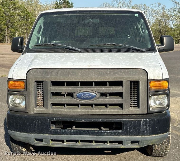 image for item OB9664 2013 Ford E350 Super Duty XL van
