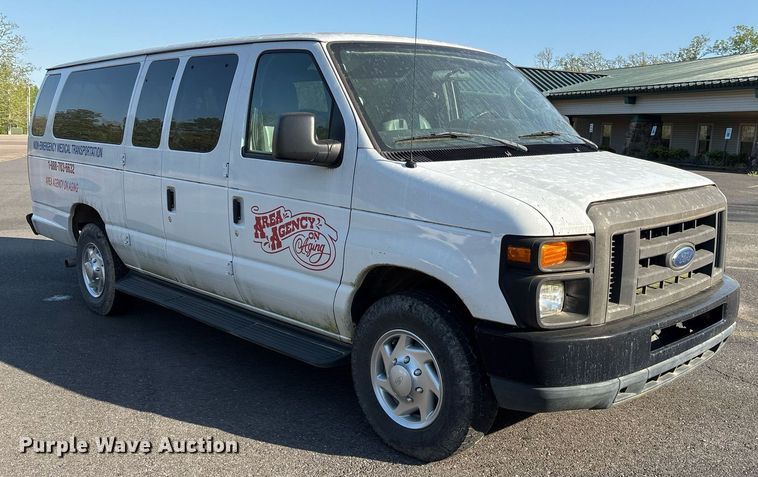 image for item OB9664 2013 Ford E350 Super Duty XL van