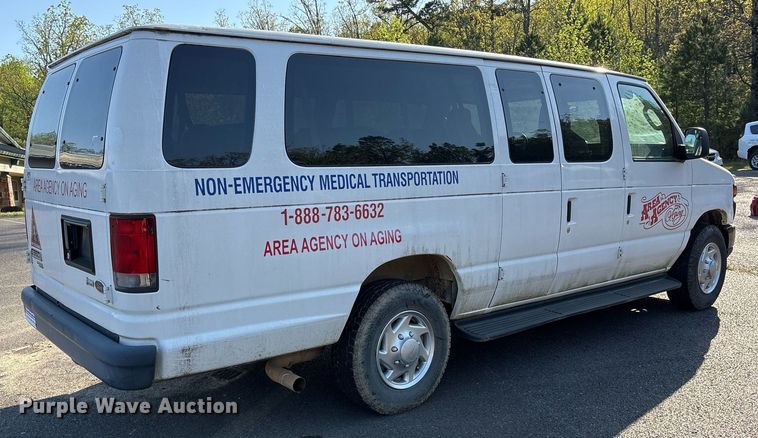 image for item OB9664 2013 Ford E350 Super Duty XL van