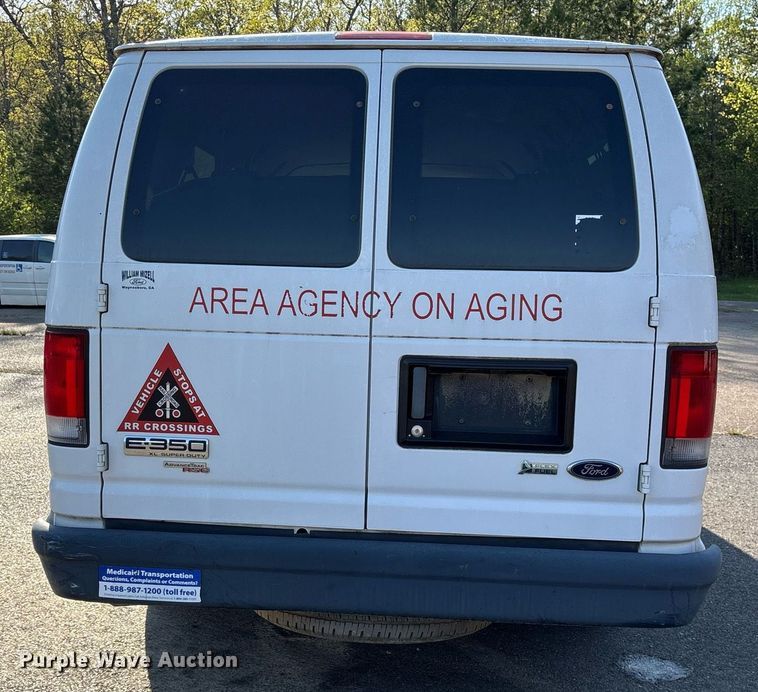image for item OB9664 2013 Ford E350 Super Duty XL van