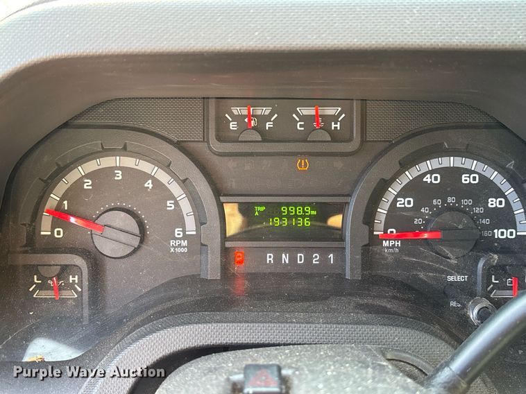 image for item OB9664 2013 Ford E350 Super Duty XL van