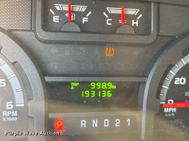 image for item OB9664 2013 Ford E350 Super Duty XL van