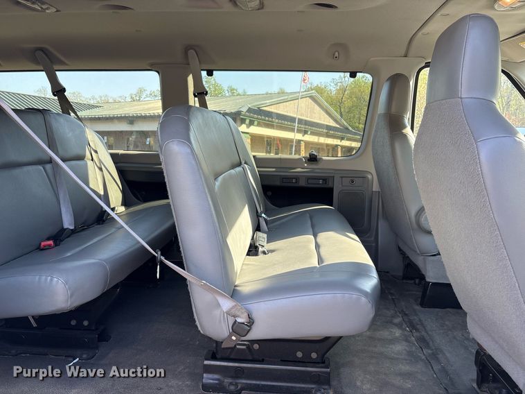 image for item OB9664 2013 Ford E350 Super Duty XL van