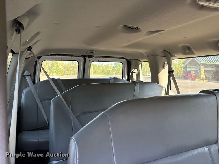 image for item OB9664 2013 Ford E350 Super Duty XL van
