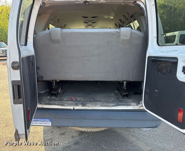 image for item OB9664 2013 Ford E350 Super Duty XL van