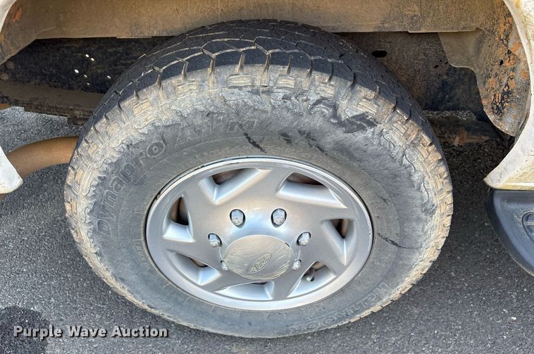 image for item OB9664 2013 Ford E350 Super Duty XL van