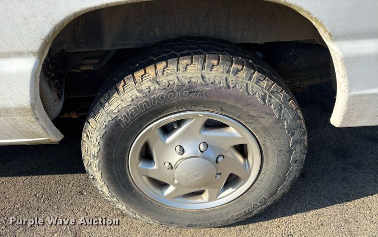 image for item OB9664 2013 Ford E350 Super Duty XL van