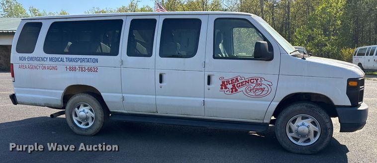 image for item OB9665 2013 Ford E350 Super Duty XL van