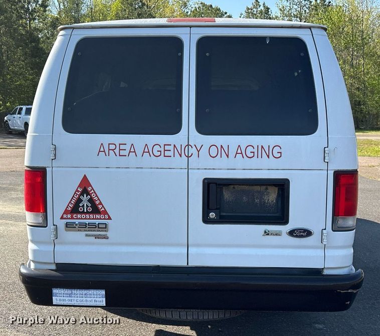 image for item OB9665 2013 Ford E350 Super Duty XL van