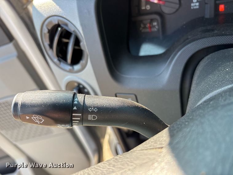 image for item OB9665 2013 Ford E350 Super Duty XL van