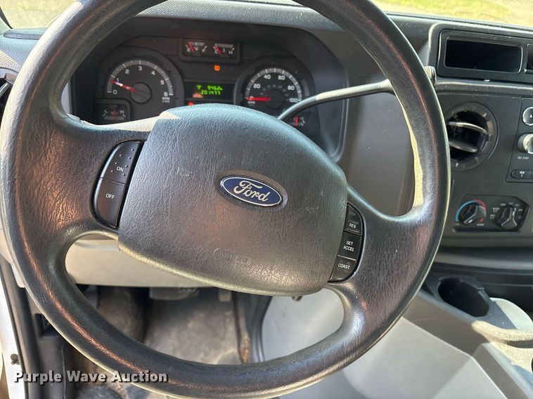 image for item OB9665 2013 Ford E350 Super Duty XL van