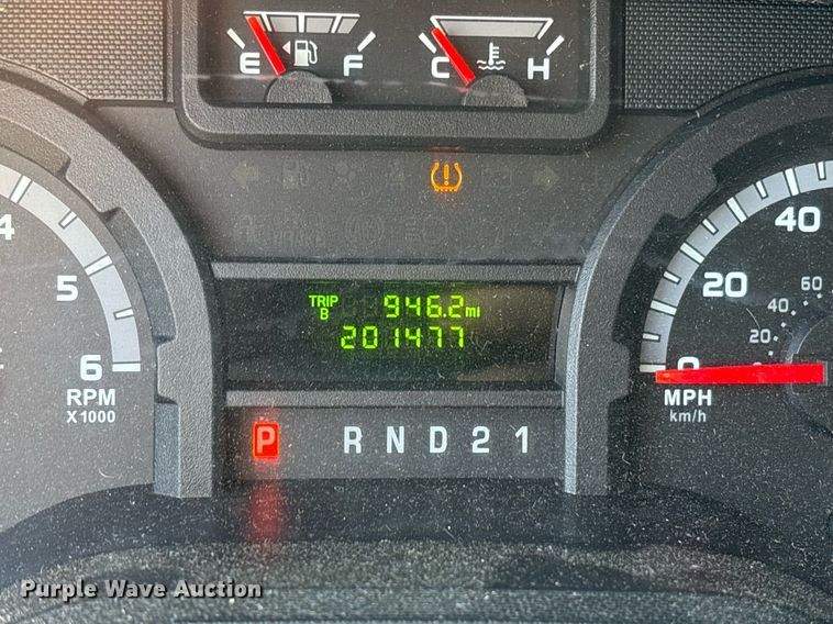 image for item OB9665 2013 Ford E350 Super Duty XL van