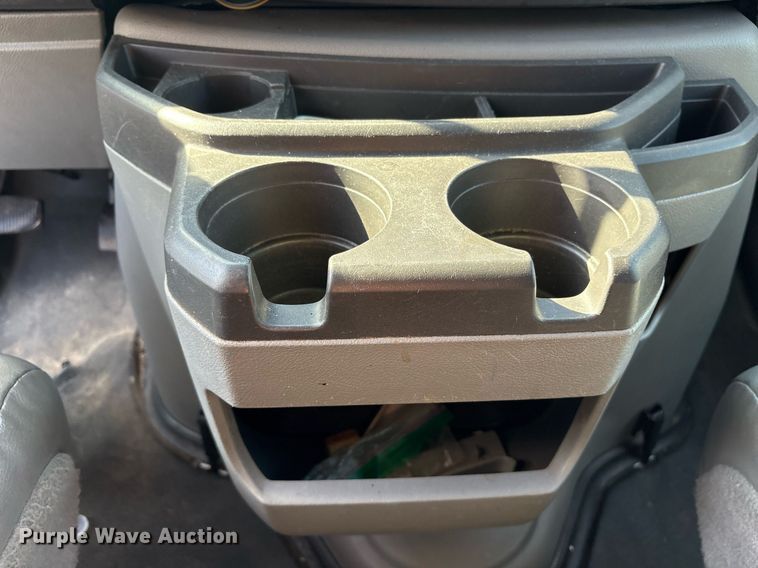 image for item OB9665 2013 Ford E350 Super Duty XL van