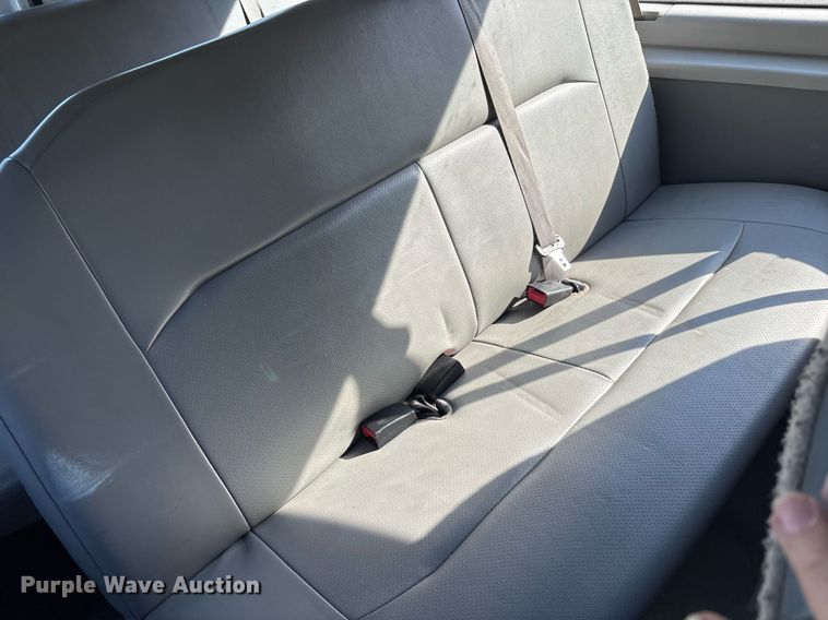 image for item OB9665 2013 Ford E350 Super Duty XL van