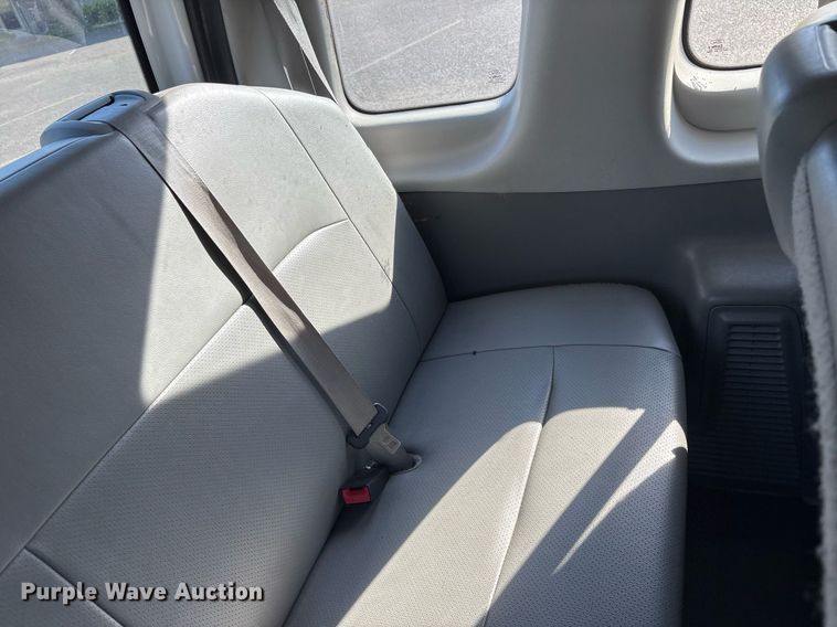 image for item OB9665 2013 Ford E350 Super Duty XL van