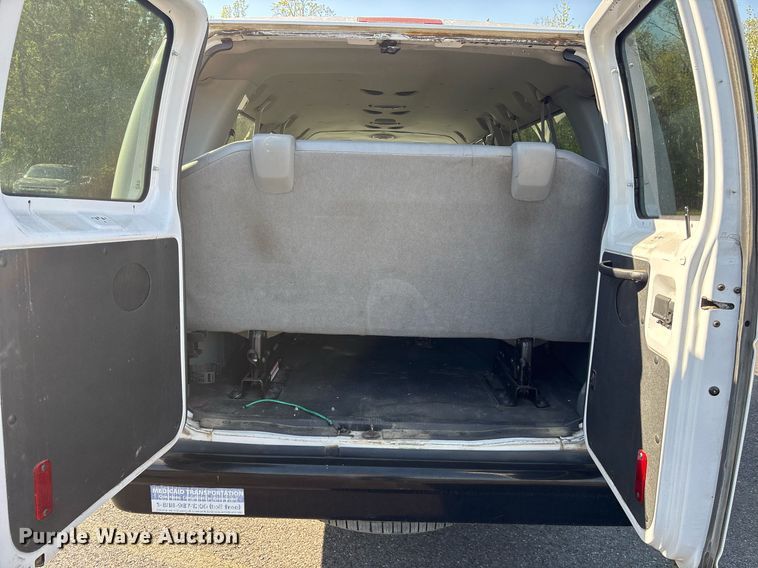 image for item OB9665 2013 Ford E350 Super Duty XL van