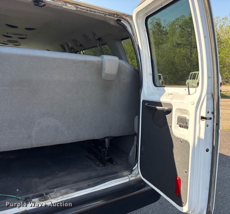 image for item OB9665 2013 Ford E350 Super Duty XL van