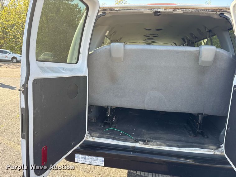 image for item OB9665 2013 Ford E350 Super Duty XL van