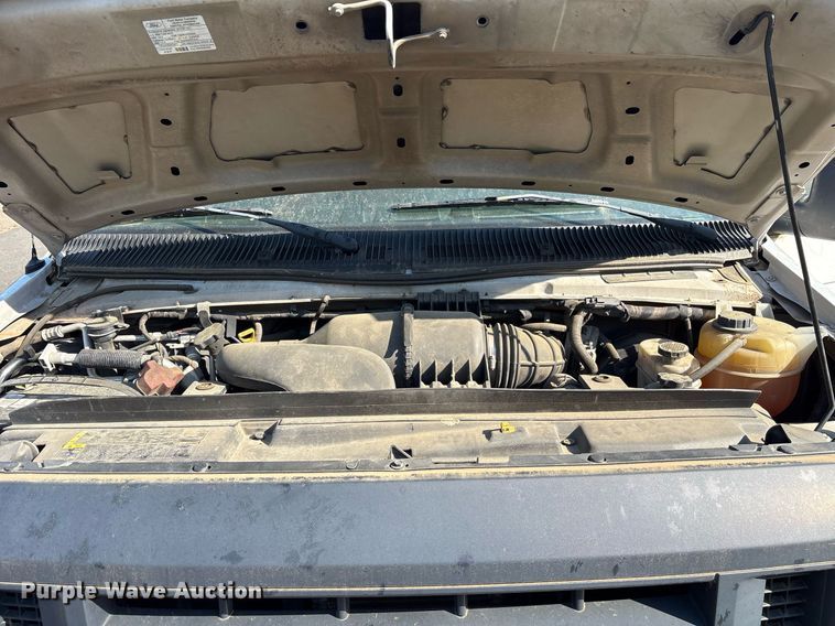 image for item OB9665 2013 Ford E350 Super Duty XL van