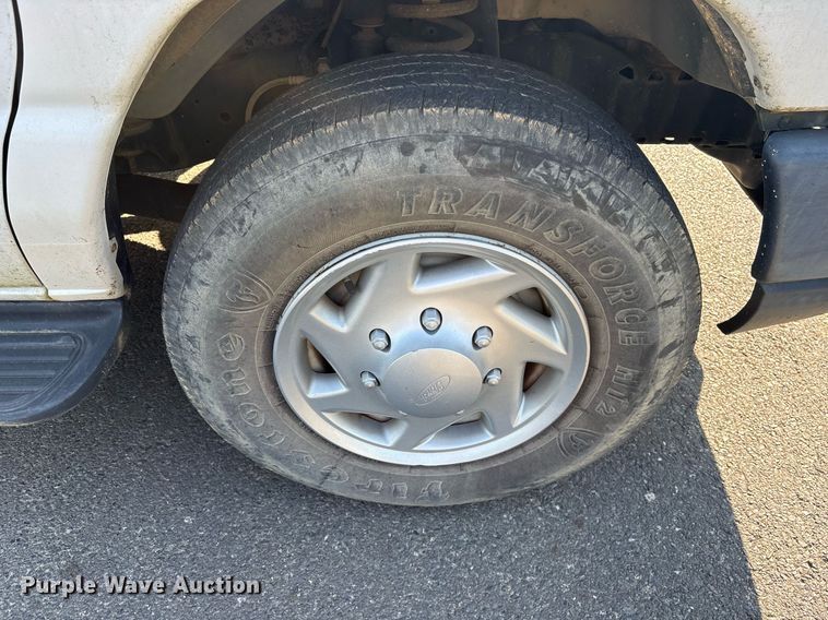 image for item OB9665 2013 Ford E350 Super Duty XL van