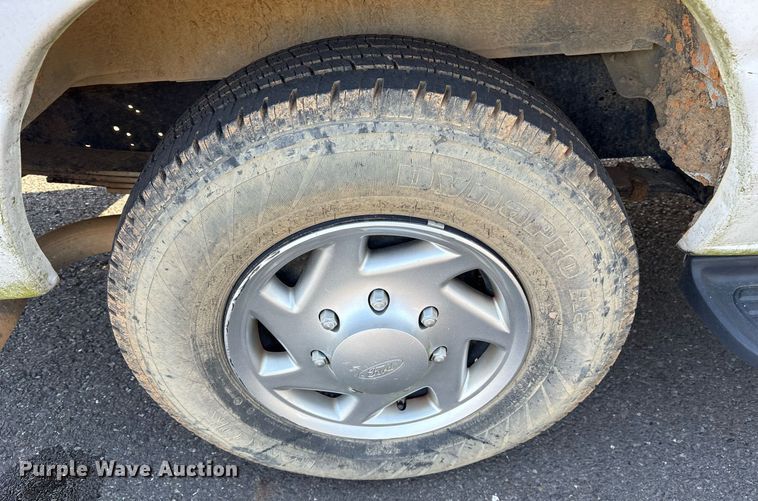 image for item OB9665 2013 Ford E350 Super Duty XL van