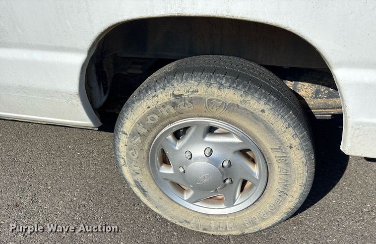 image for item OB9665 2013 Ford E350 Super Duty XL van