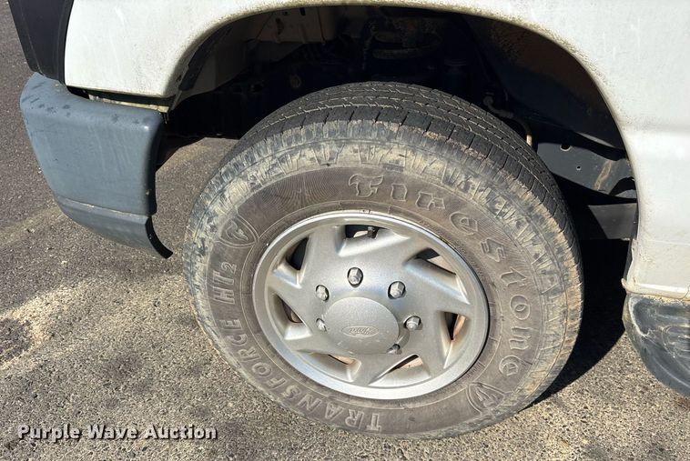 image for item OB9665 2013 Ford E350 Super Duty XL van