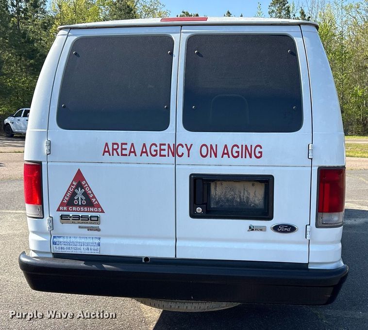 image for item OB9666 2014 Ford E350 Super Duty XL van