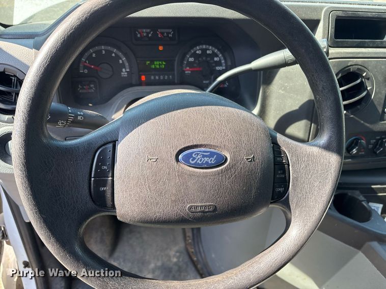 image for item OB9666 2014 Ford E350 Super Duty XL van