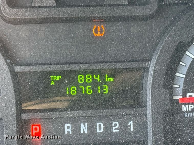 image for item OB9666 2014 Ford E350 Super Duty XL van