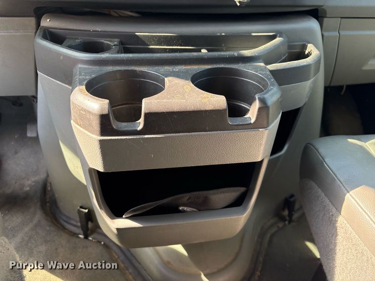 image for item OB9666 2014 Ford E350 Super Duty XL van