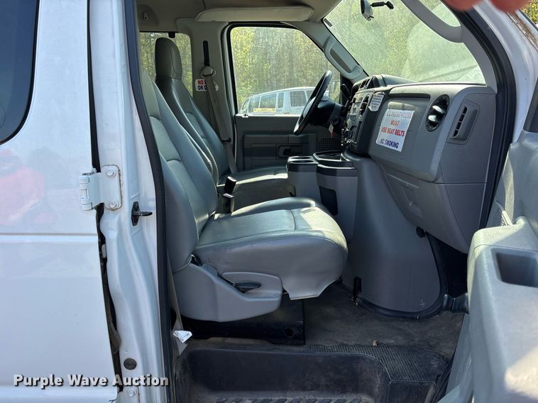 image for item OB9666 2014 Ford E350 Super Duty XL van