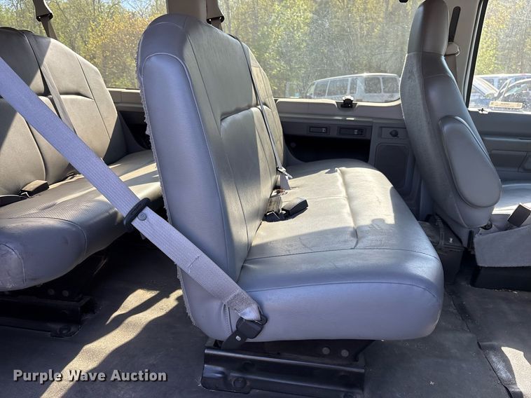 image for item OB9666 2014 Ford E350 Super Duty XL van