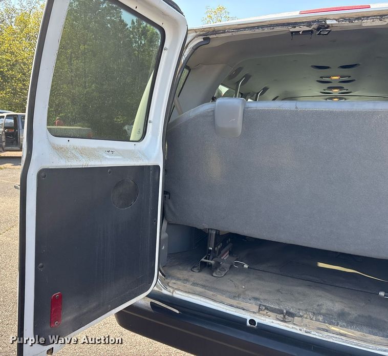 image for item OB9666 2014 Ford E350 Super Duty XL van