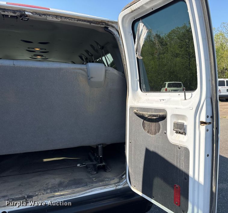image for item OB9666 2014 Ford E350 Super Duty XL van