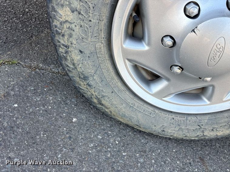 image for item OB9666 2014 Ford E350 Super Duty XL van