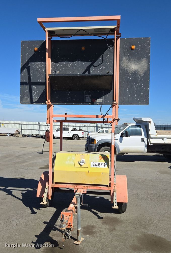 image for item YA0099 2002 Terex arrow board trailer