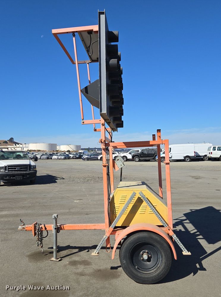 image for item YA0099 2002 Terex arrow board trailer