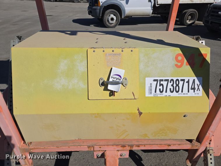 image for item YA0099 2002 Terex arrow board trailer