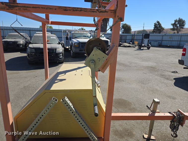 image for item YA0099 2002 Terex arrow board trailer