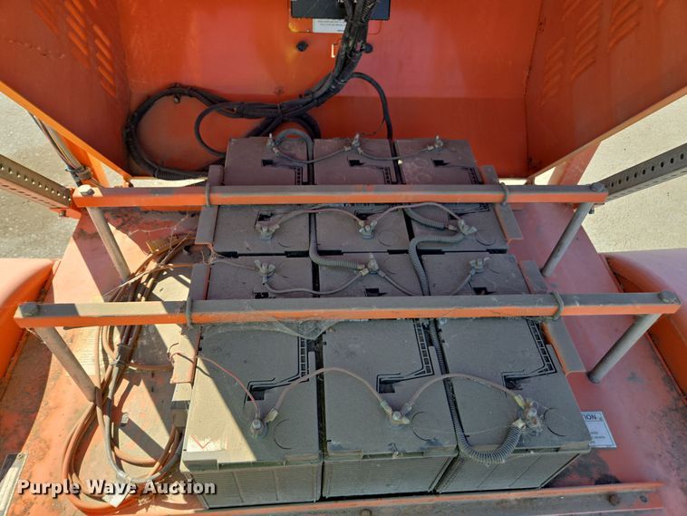 image for item YA0099 2002 Terex arrow board trailer