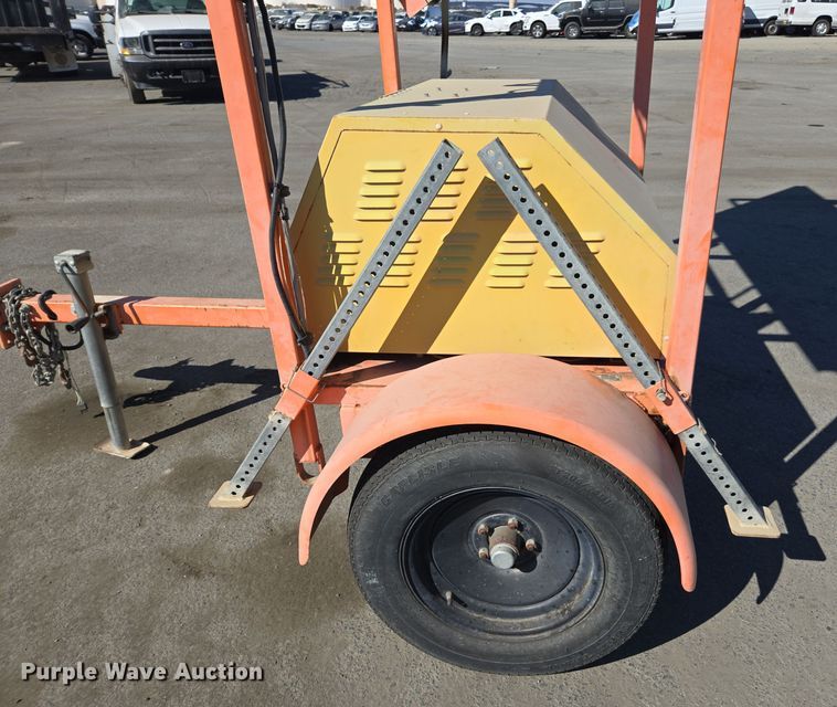 image for item YA0099 2002 Terex arrow board trailer