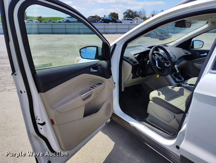 image for item YA0463 2013 Ford Escape SE SUV