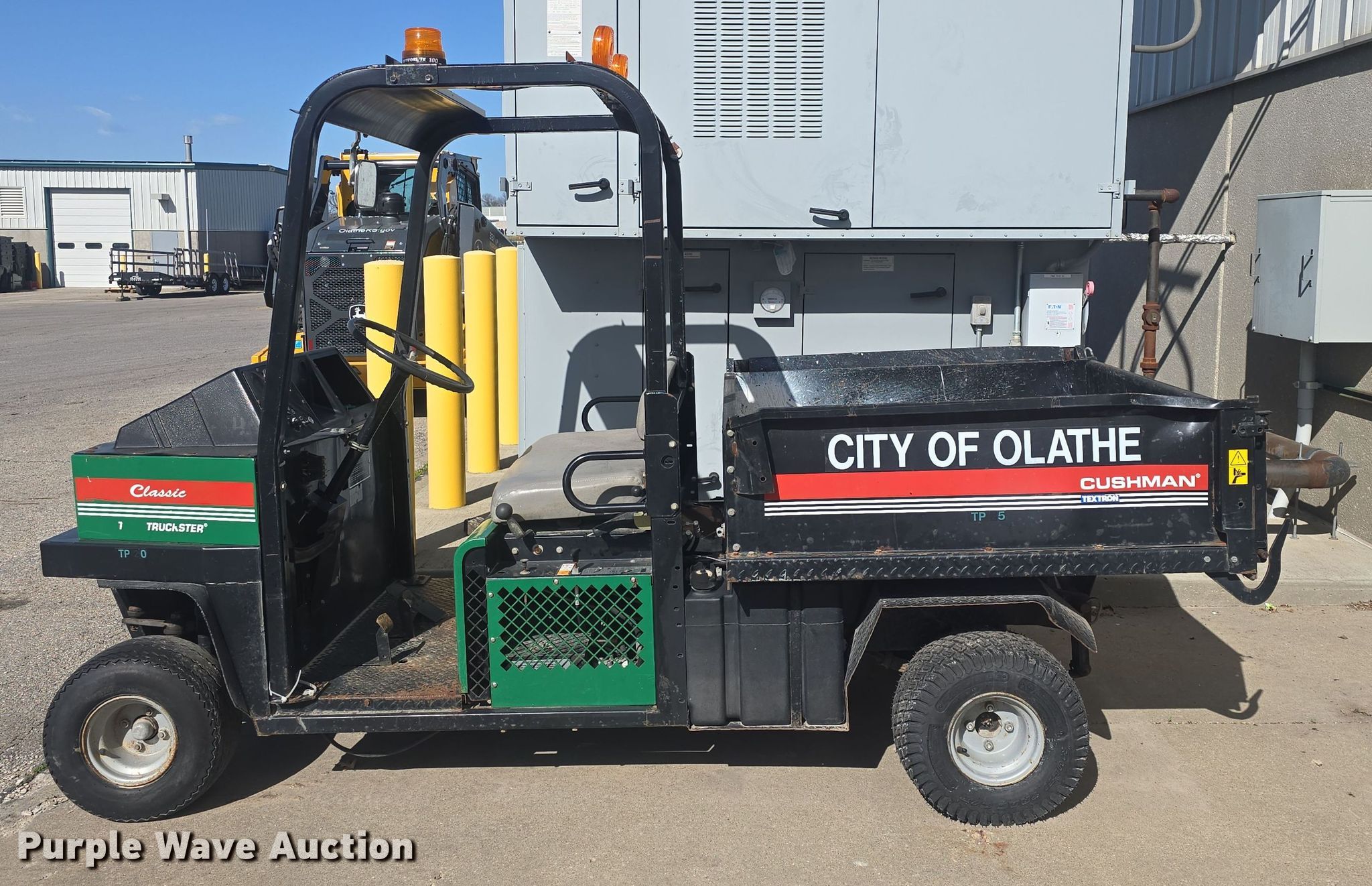 1/16MonsterEnergy　WestCorstCustomsCamaro 2001 Cushman Classic Truckster utility vehicle in Olathe, KS