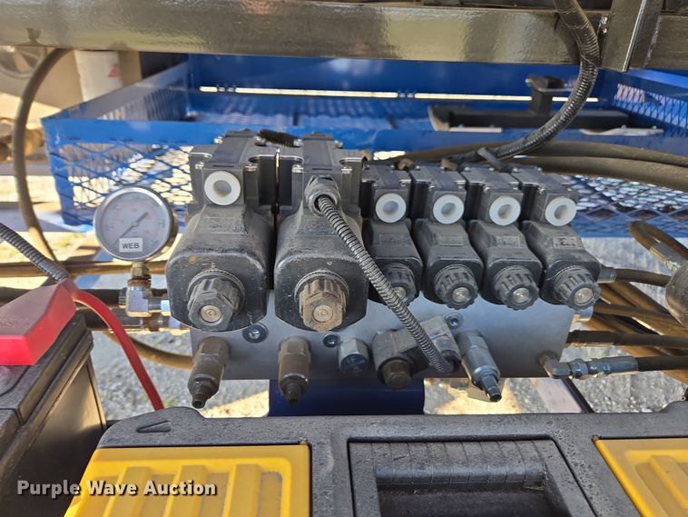 image for item DE2150 2020 Kemco 355 Pro2 bale wrapper