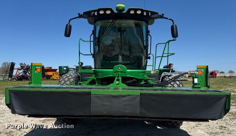 image for item DE2151 2021 John Deere W235 swather / windrower