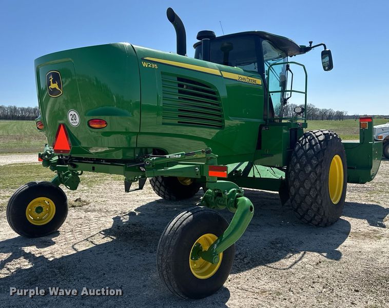 image for item DE2151 2021 John Deere W235 swather / windrower