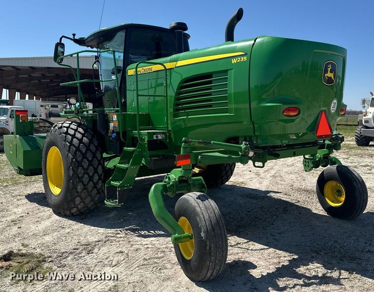 image for item DE2151 2021 John Deere W235 swather / windrower